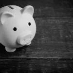 Pourquoi l'épargne de précaution est indispensable pour faire face aux imprévus. Montant recommandé, supports adaptés, erreurs à éviter et conseils pratiques.