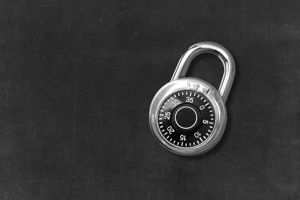 Découvrez quels documents patrimoniaux conserver, pendant combien de temps, comment les sécuriser et quelles solutions de stockage choisir pour protéger votre patrimoine.