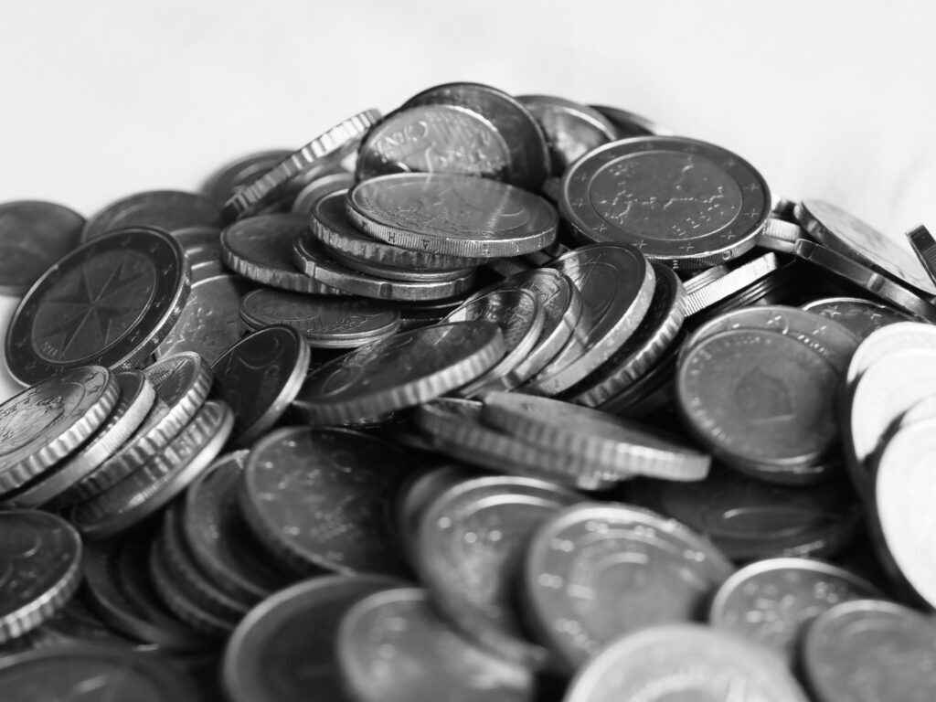 Votre PEA a atteint son plafond de versement ? Découvrez les solutions pour continuer à investir, diversifier votre patrimoine et optimiser votre fiscalité.