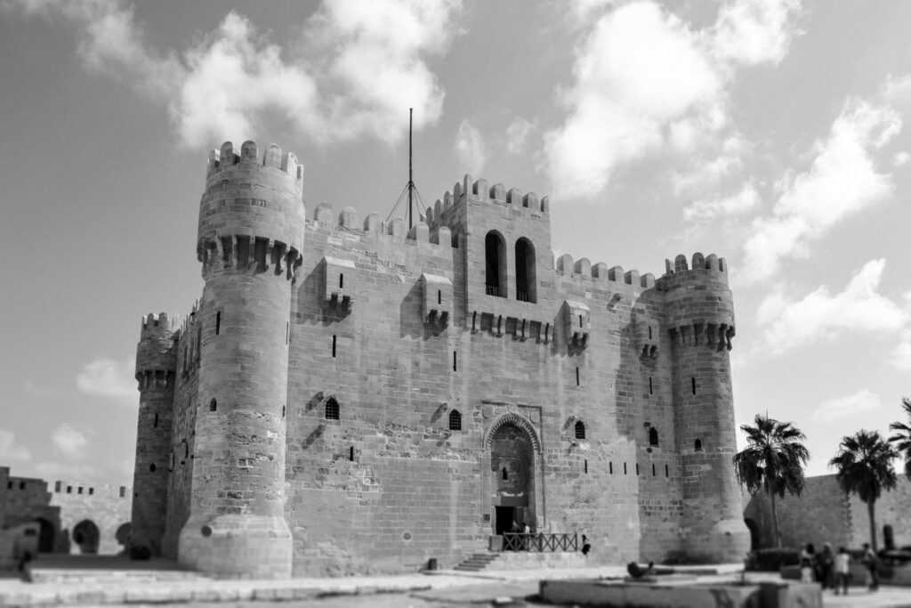 Découvrez le dispositif Monuments Historiques, son fonctionnement, ses avantages fiscaux, les conditions à respecter et son intérêt dans une stratégie patrimoniale.