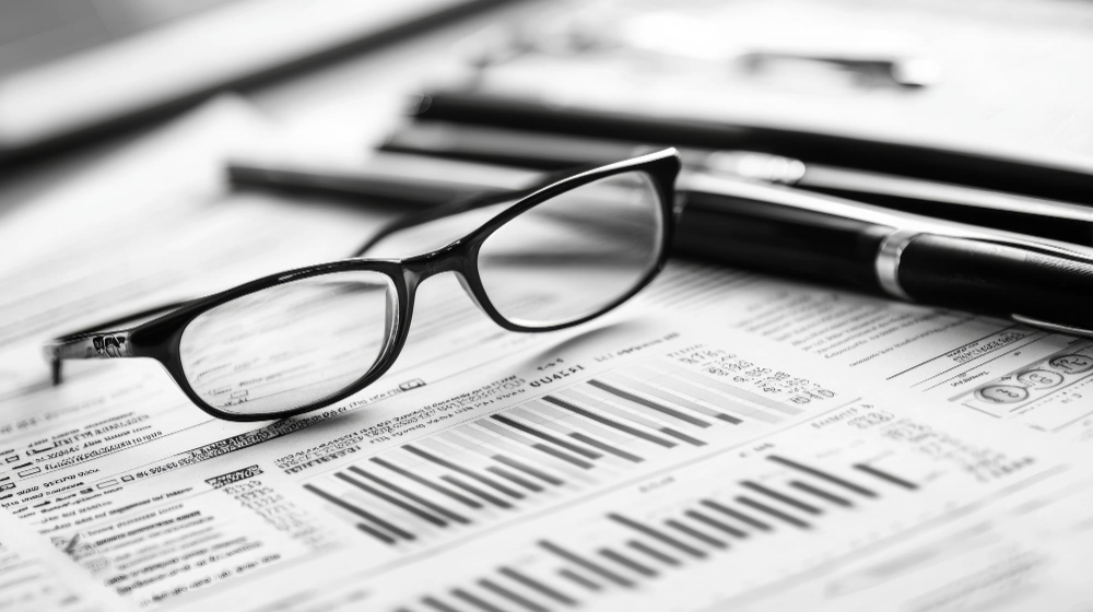 Qui hérite entre frères et sœurs ? Découvrez l’abattement de 15 932 €, les taux de 35 % et 45 %, les exonérations et les solutions fiscales.
